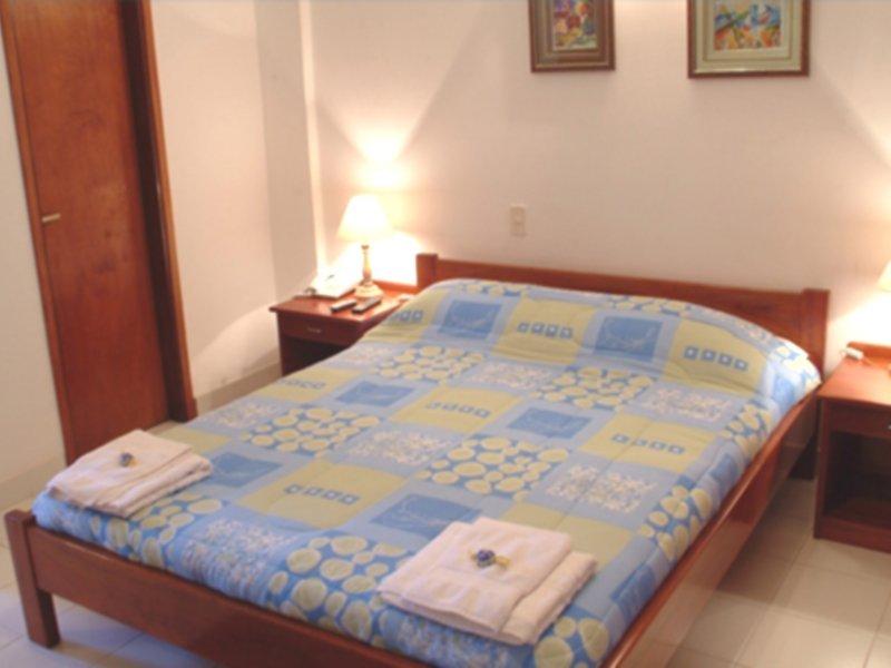 Hotel Palmas Del Sol Асунсион Екстериор снимка